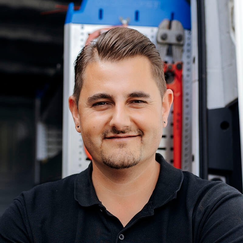 Dennis Krimmer ist der Inhaber von Fenstertechnik Krimmer